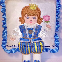 [Embroedery] Вышивальный дизайн "Кукла маленький принц на подушку" (Xsenia_V)