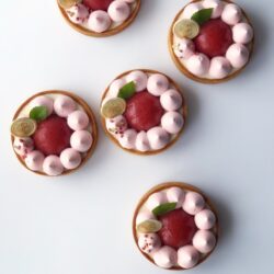 [Cake Pro] Видео урок и техкарта  "Тарт Клубника-Кокос" (Александра Овешкова)