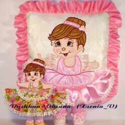 [Embroedery] Вышивальный дизайн "Кукла Розочка на подушку" (Xsenia_V)