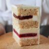 Ореховый торт с инжиром, медово-лавандовой намелакой и малиновым конфи (Виктория Болдина)