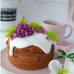 Сирень и листья из пластичного шоколада, украшаем куличи (Таня Айрапетян)